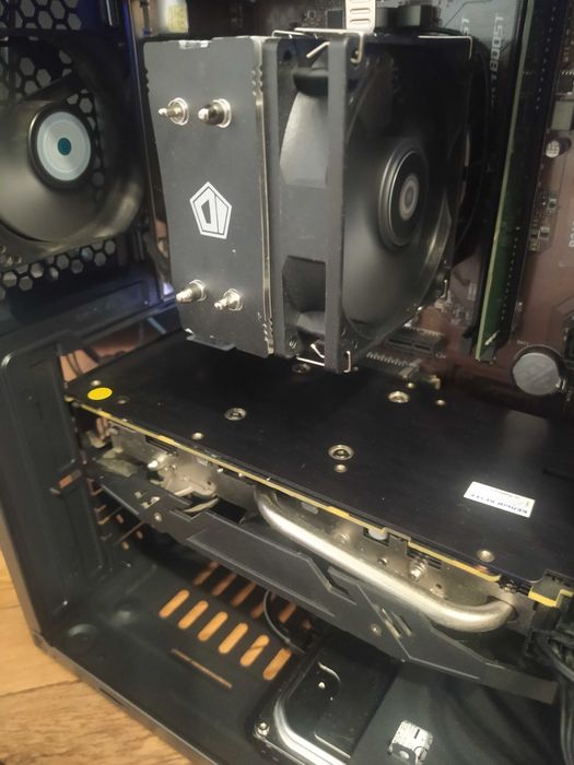 Продам компьютер в хорошем рабочем состоянии.