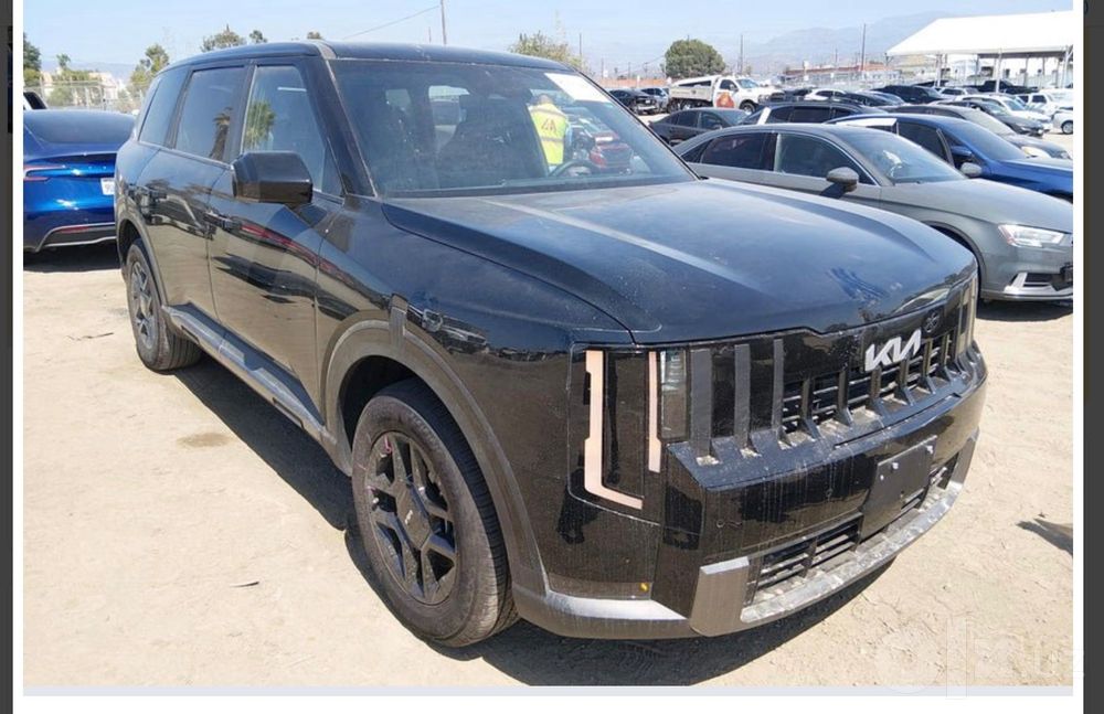 Авто из США. Kia telluride 2027 модель. Цвет: чёрный. Пробег:13113 км