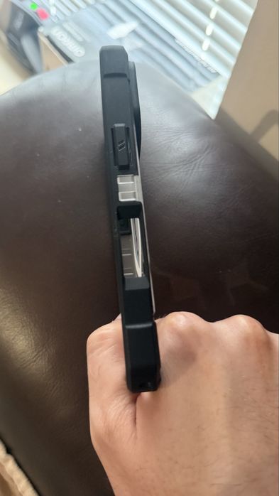 Калъф UAG Pathfinder за Iphone 17 pro, MagSafe