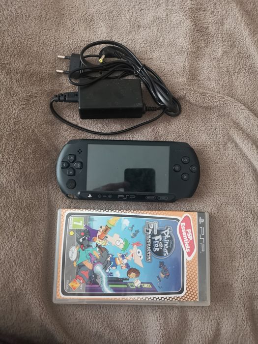 Игра PSP Е 1004 черно