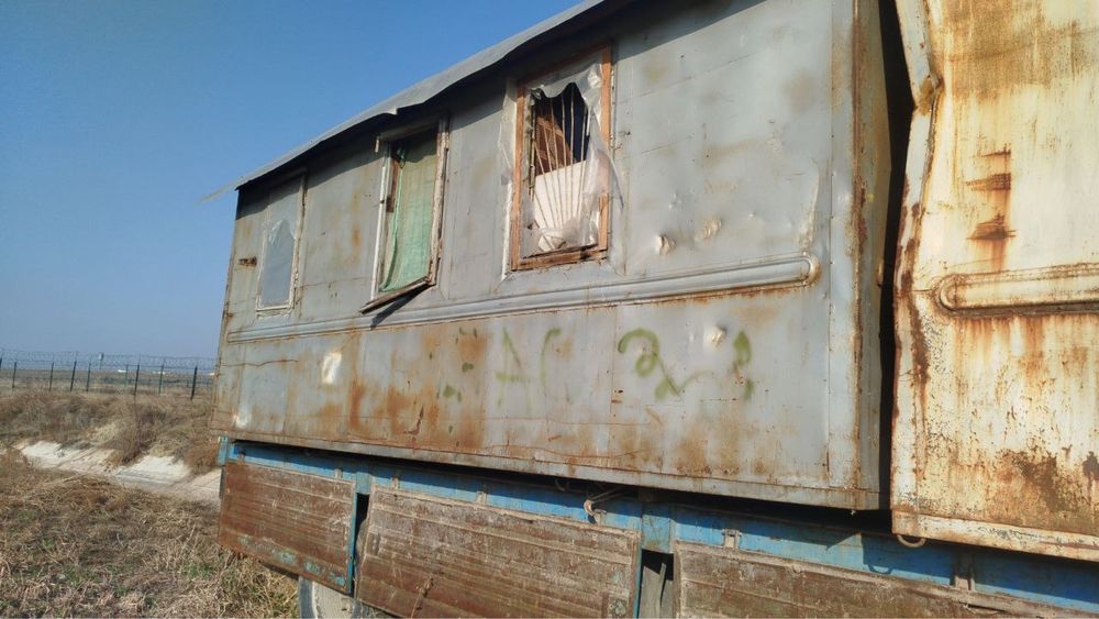 vagon pustoy va jiloy