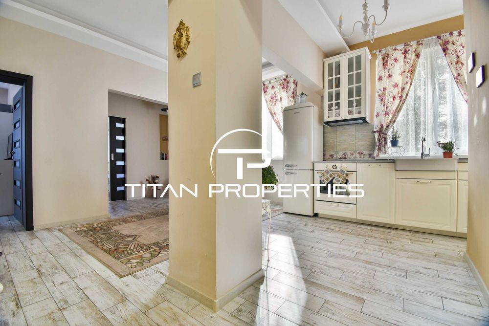 Дава се под наем Тристаен апартамент в София, Център - 70 кв.м за 714 € - Снимка #2