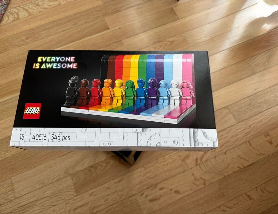 Everyone is awesome - Lego