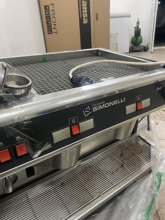 Nuova simonelli кофемашина