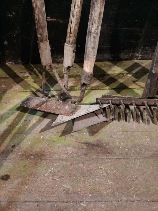 Продам садовый инвентарь