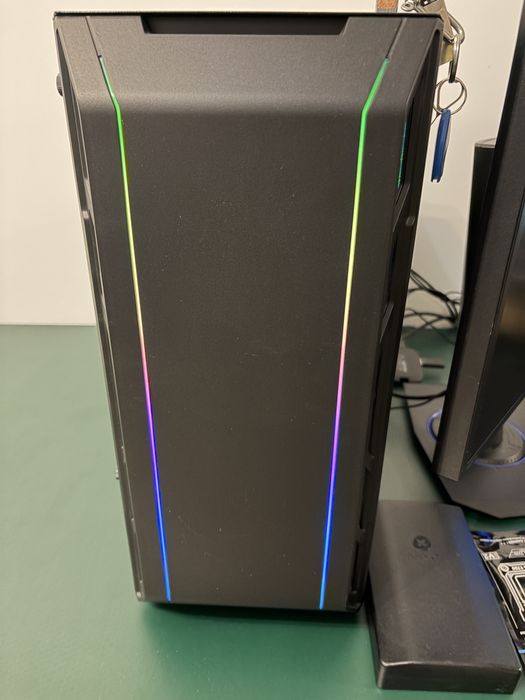 Vand PC i5 9600k, 16gb ddr4, 500gb SSD, nvidia geforce 1080ti