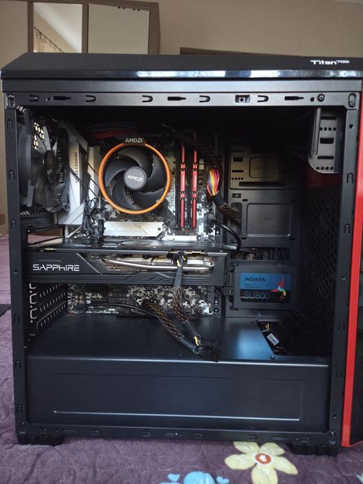 Pc gaming folosit rx5700, 16gb ram, ryzen 5 2600x, 512gb ssd