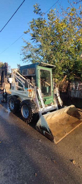 Vând bobcat 2003  joystick (mini încărcător )LOCUST 750 motor yanmar 4