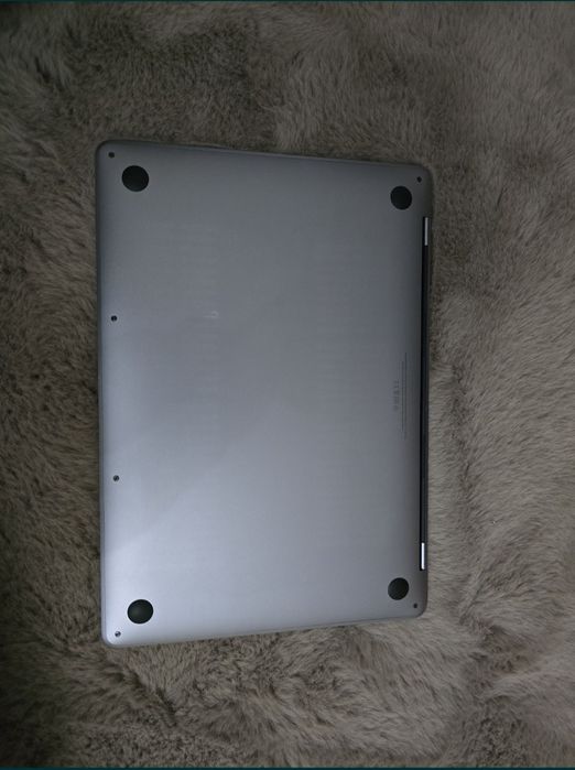 MacBook Pro 13 2019