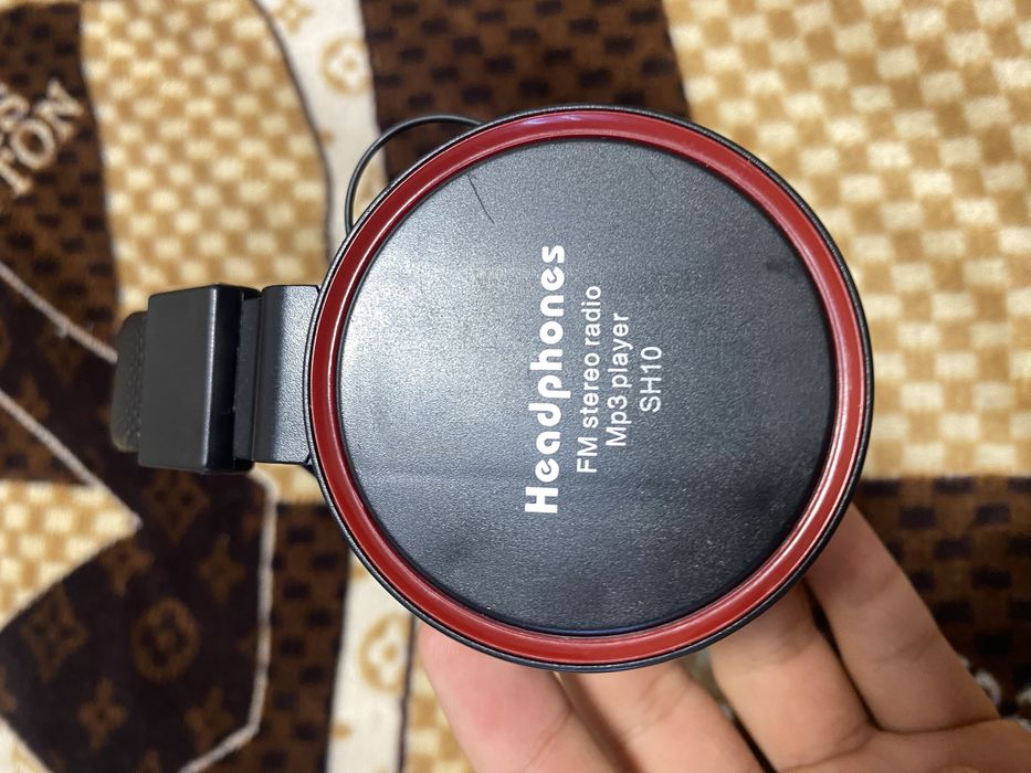 Наушник сатылады