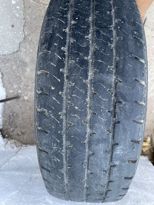 Шина 225/70R15C.