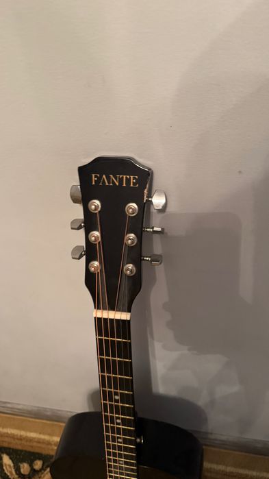 Гитара акустическая