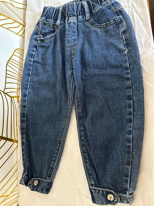 Джинсовая куртка и джинсы