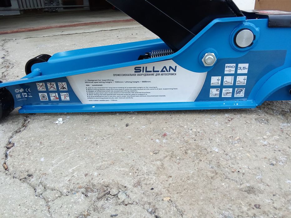 Домкрат гидравлический подкатной