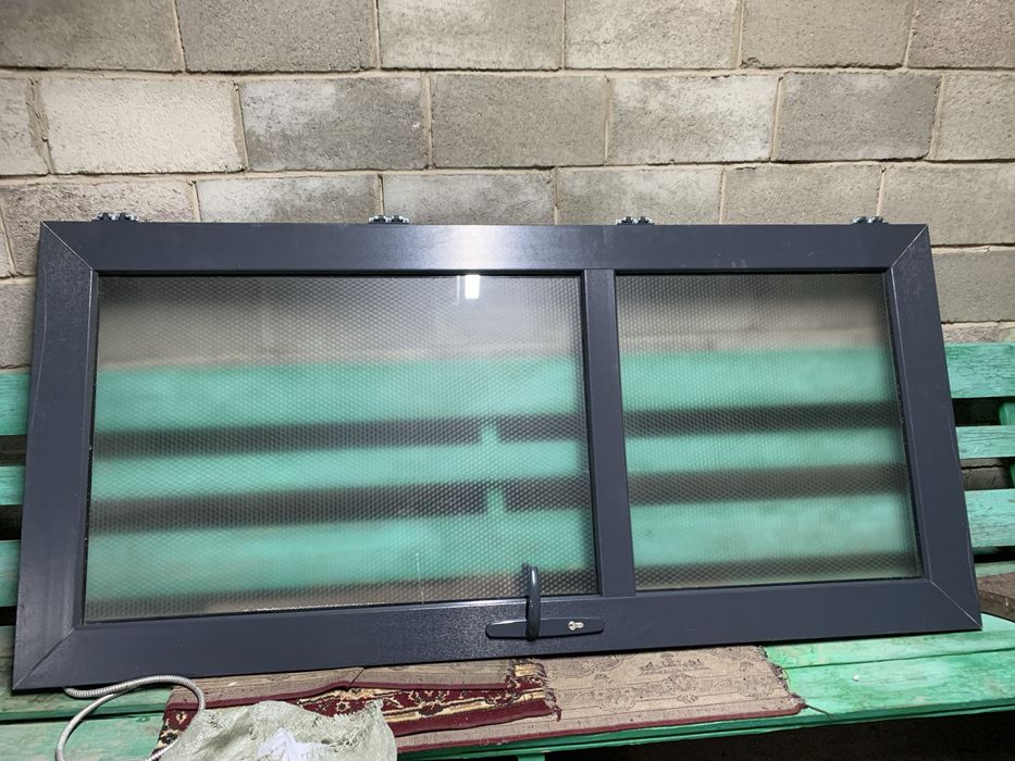 Стеклянная дверь