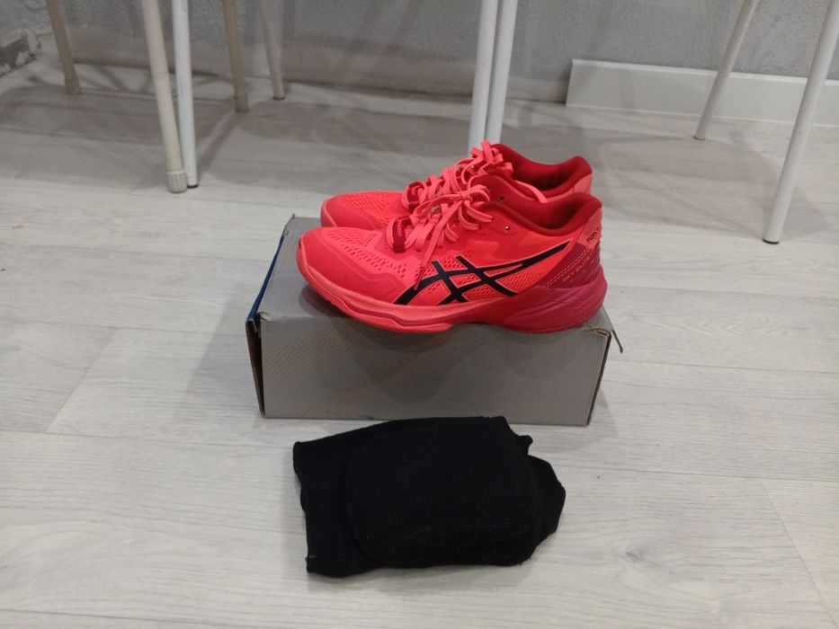 Продам asics, почти не пользовался