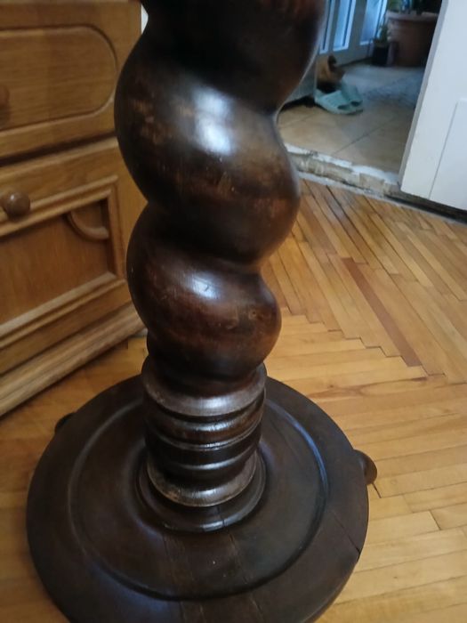 Etajera ( suport) din mahon