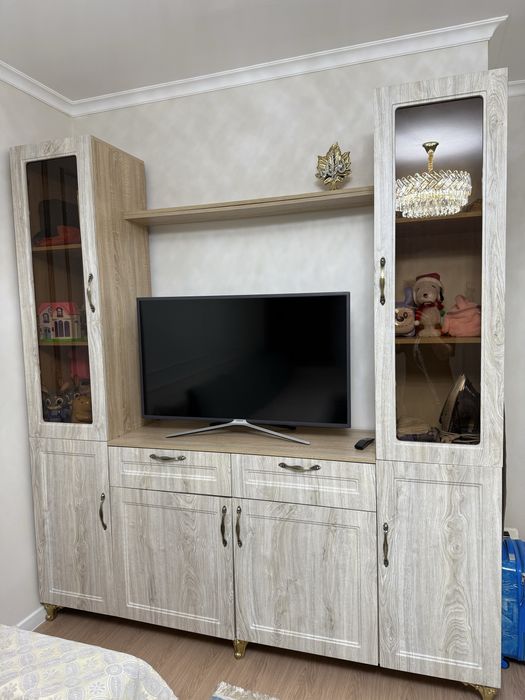 Шкаф сервант для гостиной