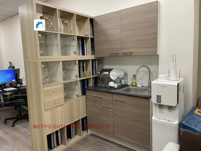 Офис в София-Младост 3 площ 102 цена 2500