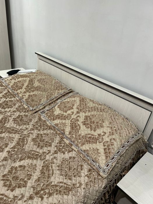 Продам спальный гарнитур
