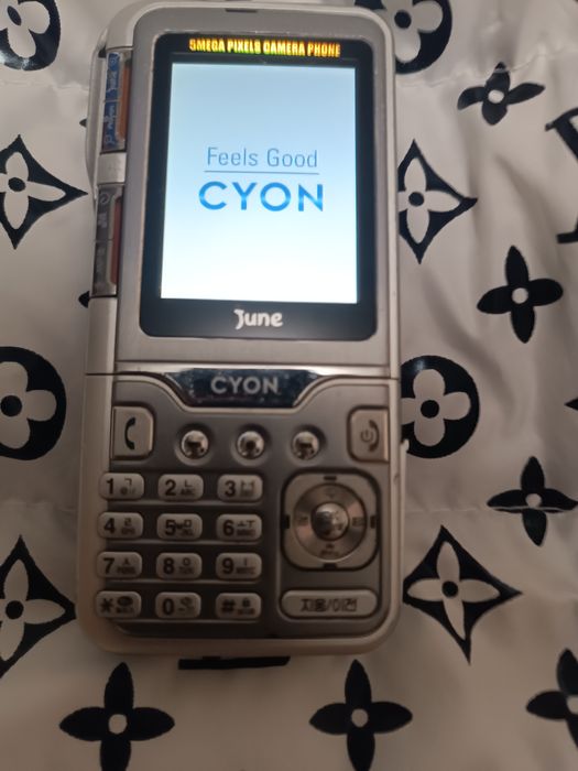 Assalom alekum Telefon Sotiladi Original Lg Syon