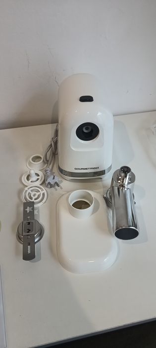 Електрическа месомелачка GOURMETmaxx БЯЛА