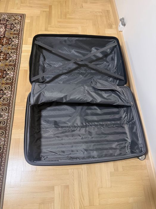 Чисто Нов Samsonite Куфар