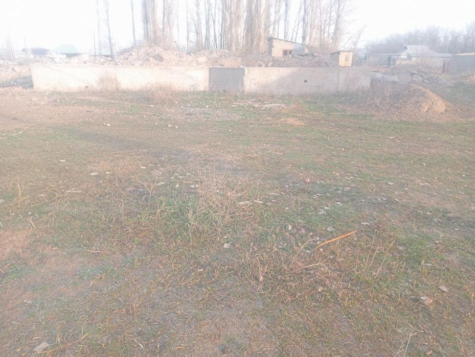 Участок с фундаментом