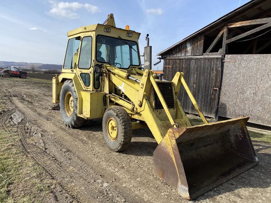 Vând buldoexcavator