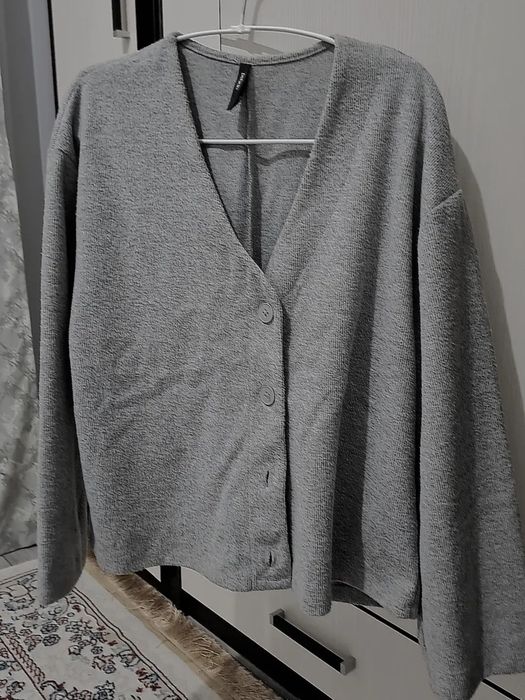 кофта теплая серая