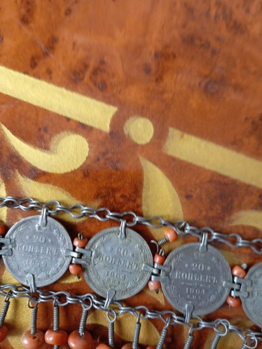 Бижутерия из старынных монет