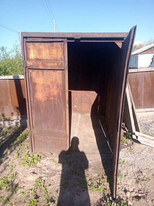 Продам  металлический  гараж  / контейнер