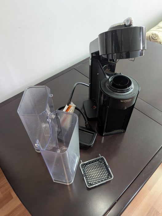 Продается капсульная кофемашина Nespresso Vertuo