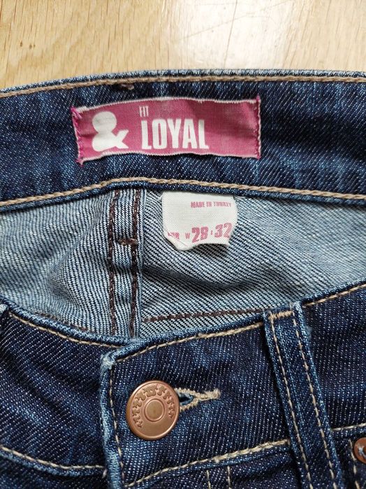 Дамски дънки размер М