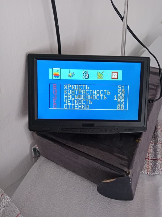 Маленкий телевизор