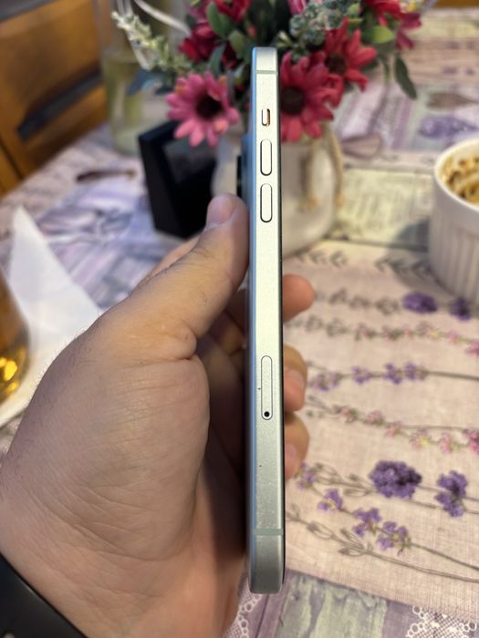 Iphone 15 plus green