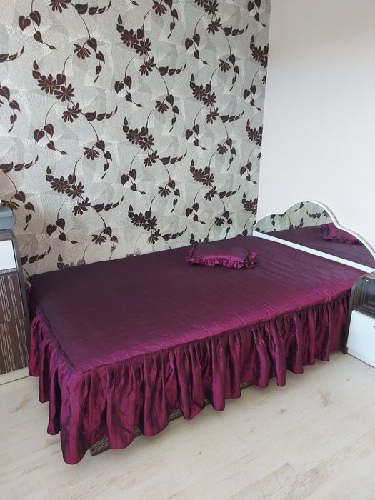 Обзавеждане за стая- легло, гардероб, бюро, шкафче, тоалетка