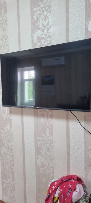 Продам телевизор смарт 43.почти новый.