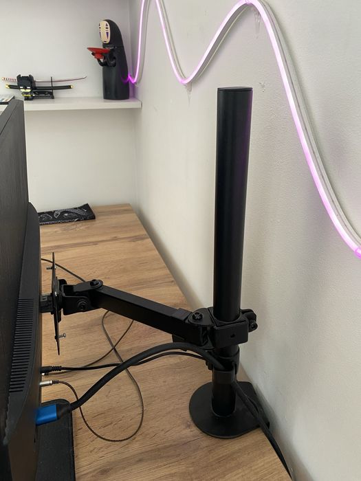 Кранштейн для монитора