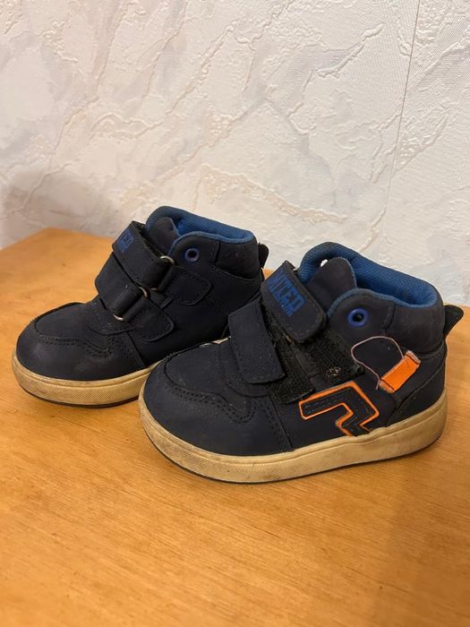 Ботинки мальчику на весну