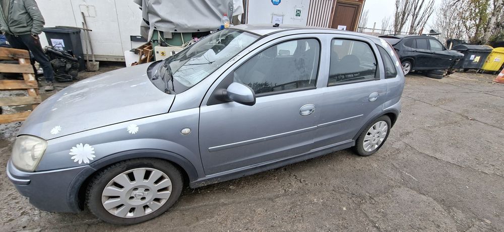 Dezmembrez Opel Corsa C 1.3D 2004