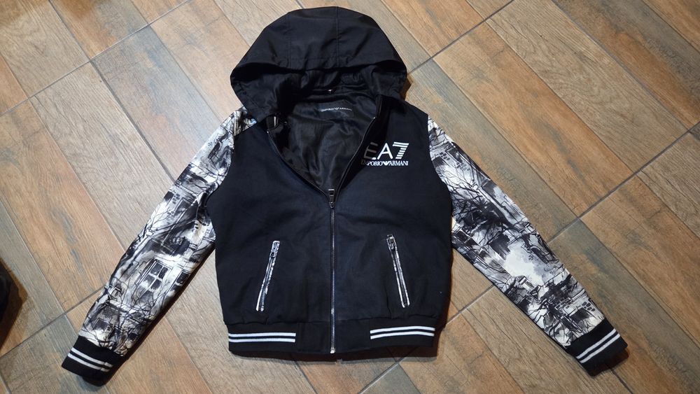 Яке,суитчър,блуза" Emporio Armani";Gess"10-11-12г.И суитчър "Gu