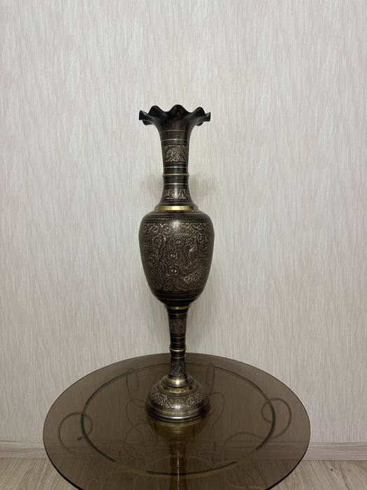 Latunniy vaza Indiyskiy