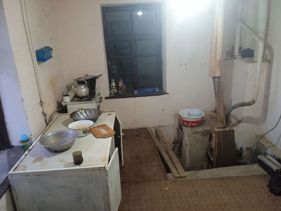 Бостонлик тумани Караманас МФИ да Ховли хонодон ижарага (квартира) бор