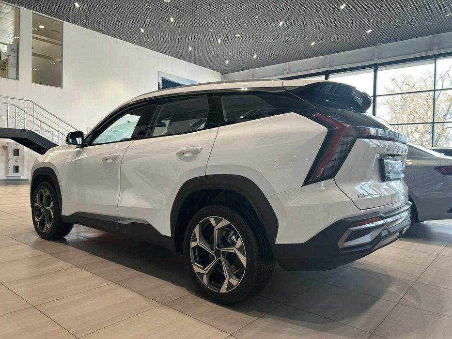 Geely ATLAS  2025 года.