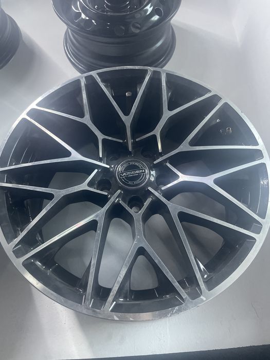 Vossen R17 Saka Diska