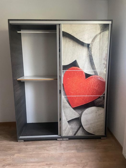 vând dulap dormitor