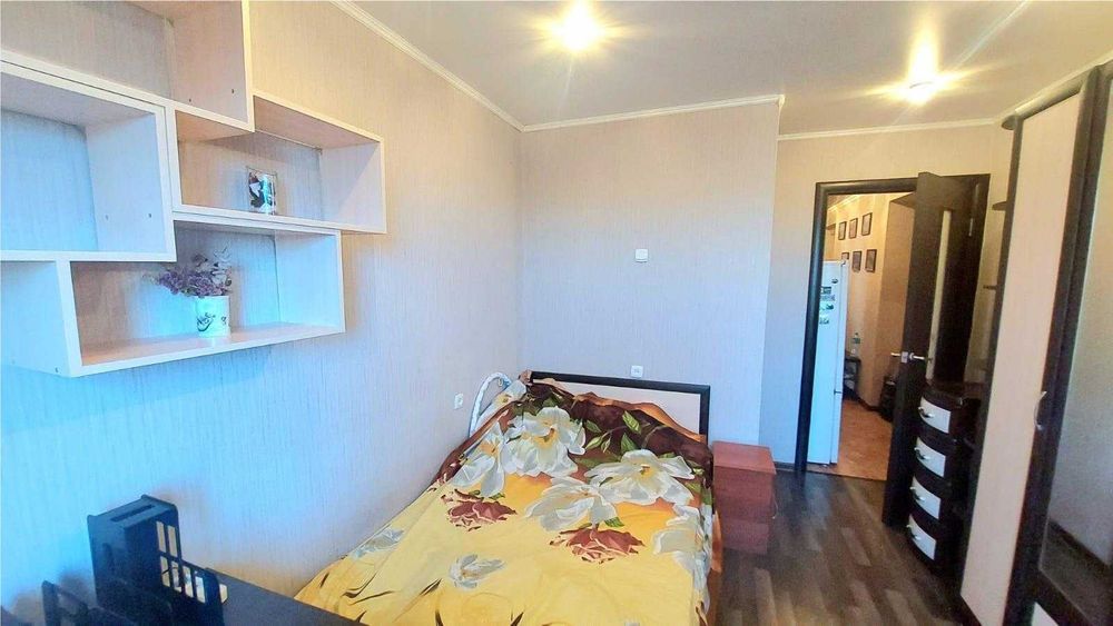 ПРОДАМ 4 комнатную квартиру в свечке ЛИФТ есть