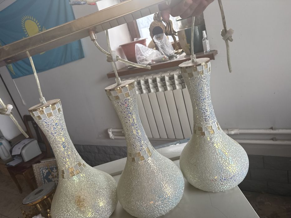 Продается Люстры