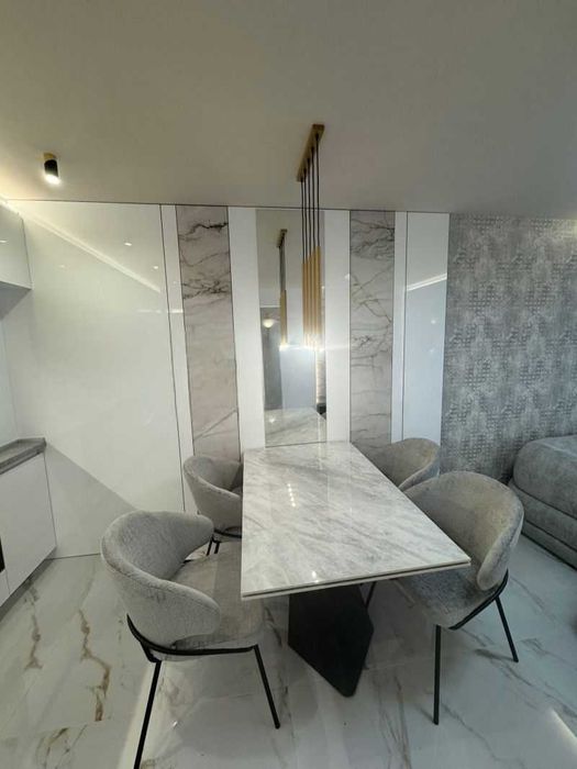 Продава се Тристаен апартамент в Пловдив, Остромила - 96 кв.м за 1190 €/кв.м - Снимка #1